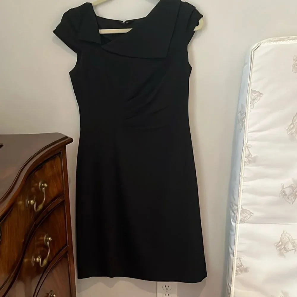 Tahari LBD